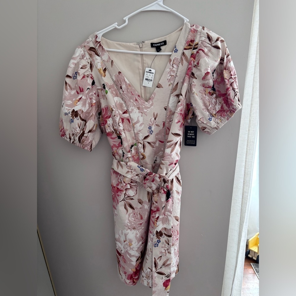 NWT Express Floral linen blend Romper - Pink and Cream